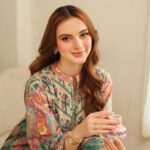 Printed Lawn 2 Piece Stitched Suit - Pink & Teal Ethnic Kurta with Cream Wide Leg Trouser - Image 3